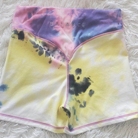 Balance Athletica Atmos Thunderstorm Short Shorts Size Small - Picture 2 of 4